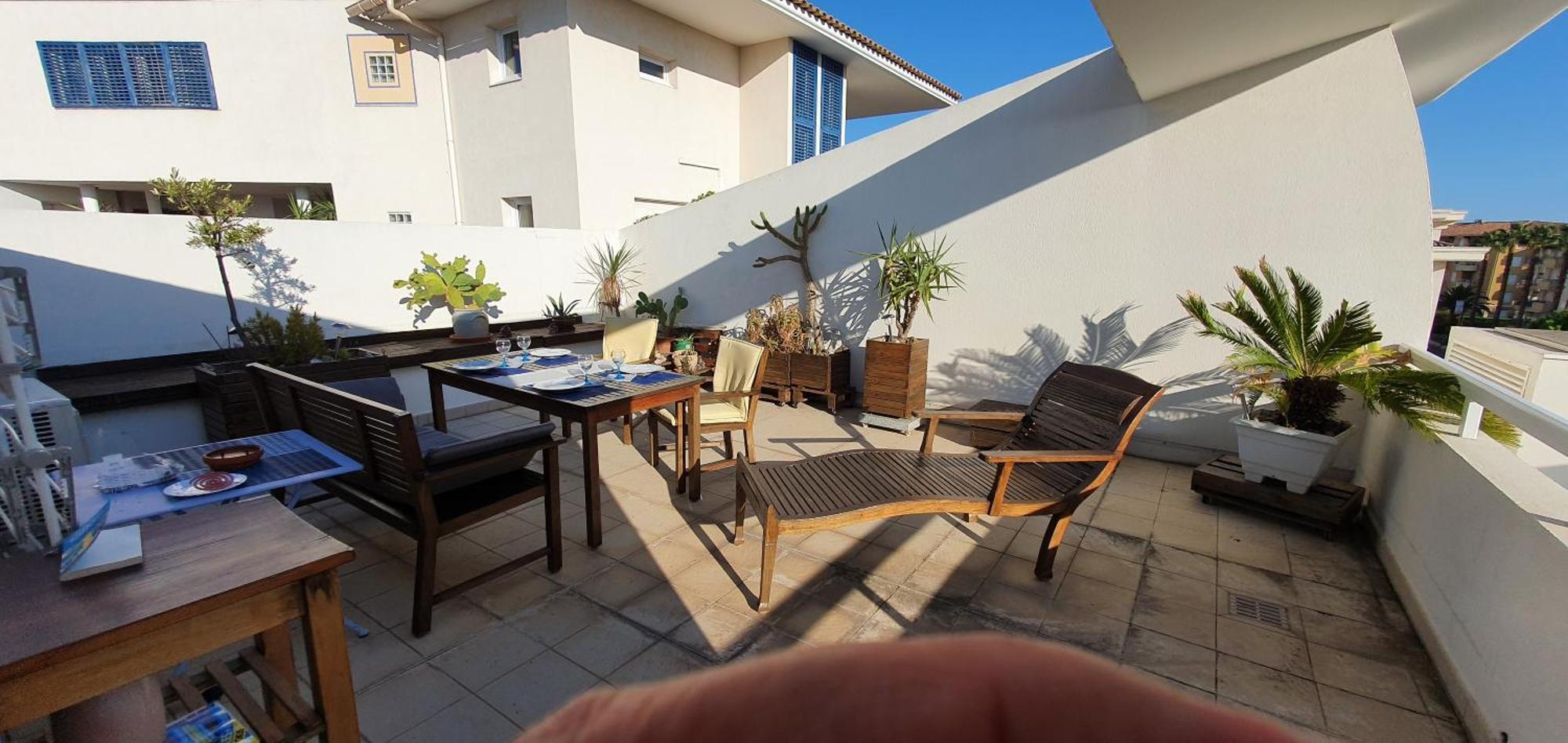 Avec Terrasse Tropezienne *